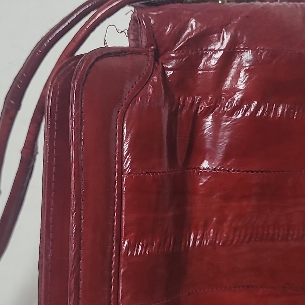 VINTAGE Elegant Red EEL SKIN Leather Made In Korea Shoulder Bag - Picture 16 of 16